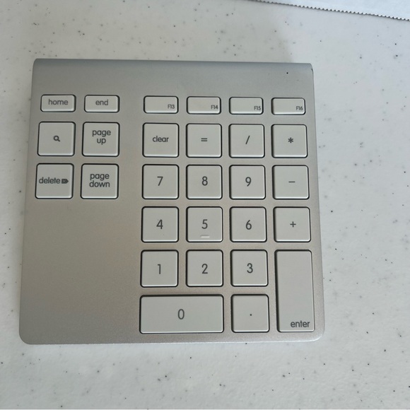 Belkin wireless keypad for apple Bluetooth number keys. Tested working - Picture 6 of 9